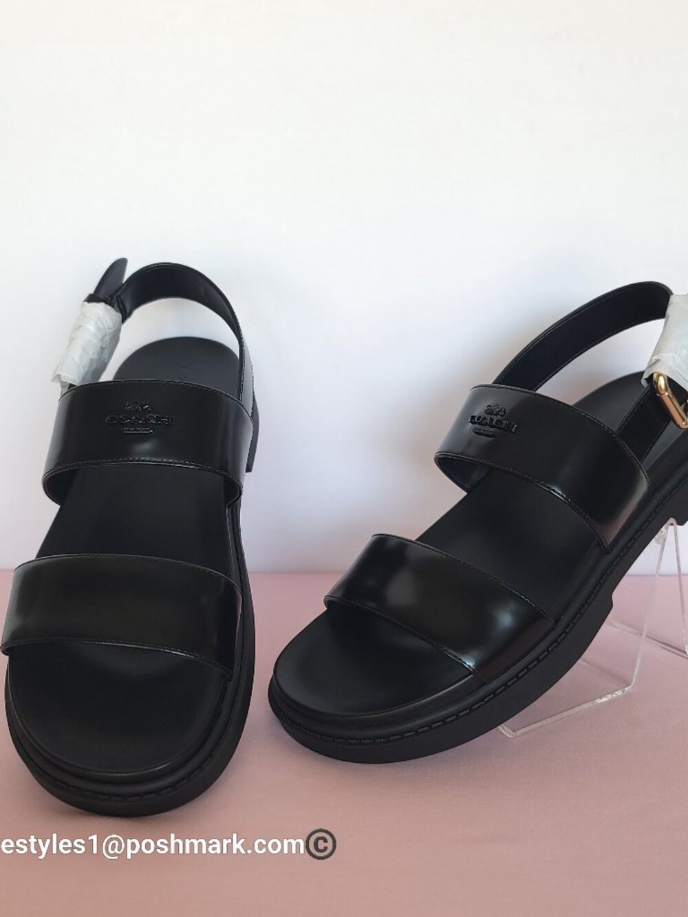 COACH Lockup Two Band Spazzolato Leather Sandals - Black color. Women's US 8.5B⭐